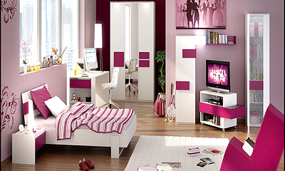 A magenta jól mutat a fehérrel.  Szerintem jólnéz ki ez a szoba.